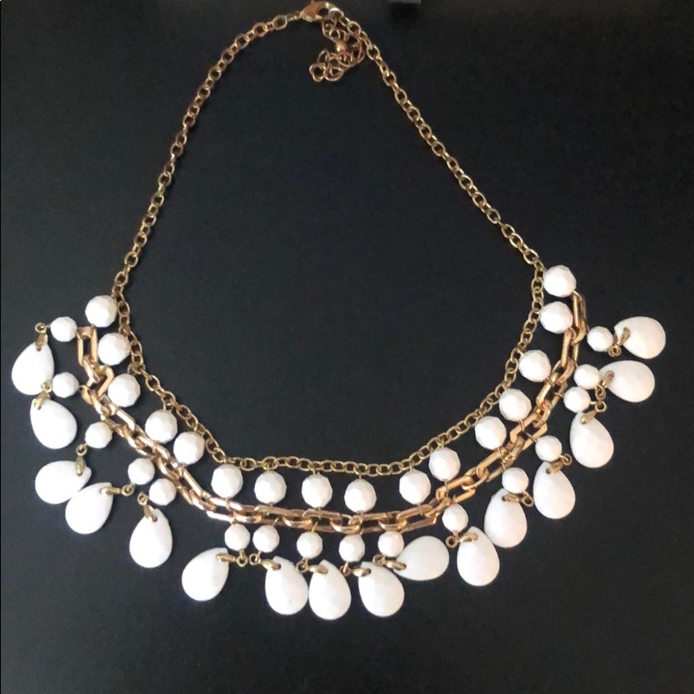 White chunky necklace